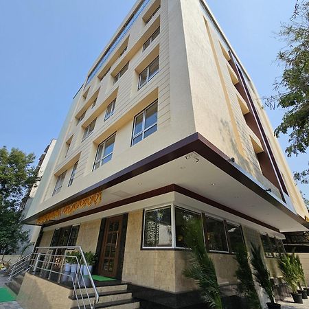 Hotel Golden Nest Thane Buitenkant foto