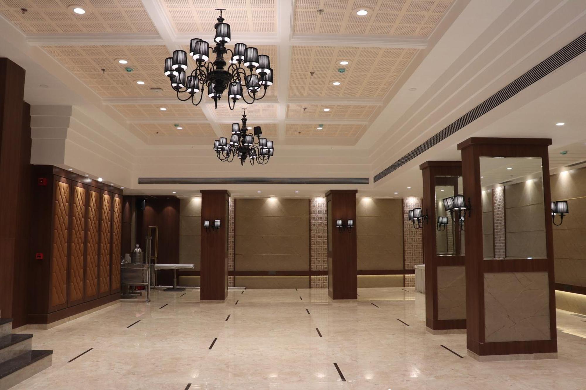 Hotel Golden Nest Thane Buitenkant foto