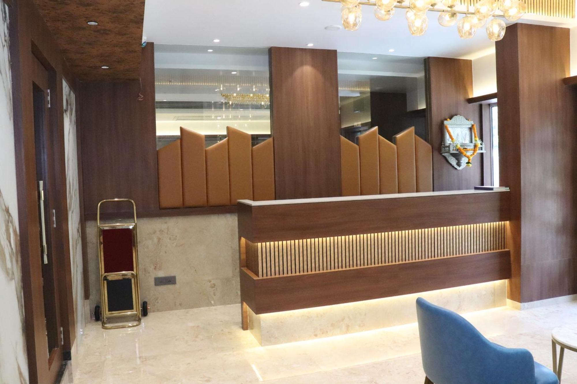 Hotel Golden Nest Thane Buitenkant foto